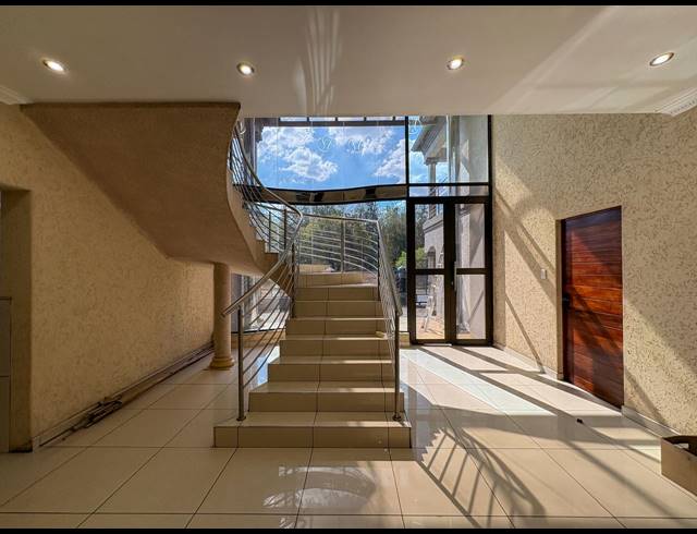 5 BEDROOM HOUSE FOR SALE IN HELDERWYK